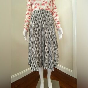 See Rene Boutique Multi-Color Neutral Knit Skirt Size Small